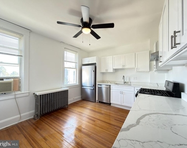 1333 W 40th Street - Photo Thumbnail 4