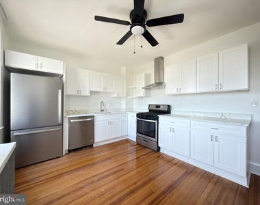1333 W 40th Street - Photo Thumbnail 3