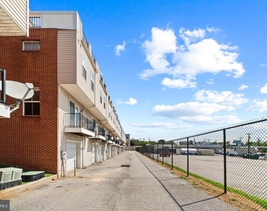 4617 Dillon Street - Photo Thumbnail 25