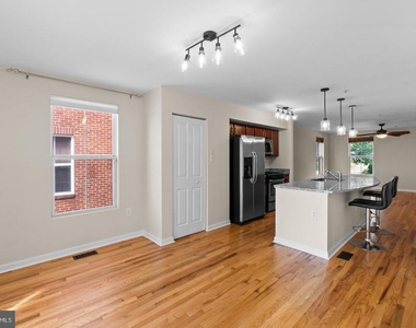 4617 Dillon Street - Photo Thumbnail 5