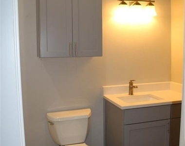 2301 Hancock Ave - Photo Thumbnail 5