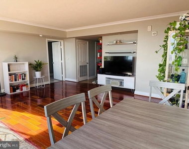 414 Water Street - Photo Thumbnail 4