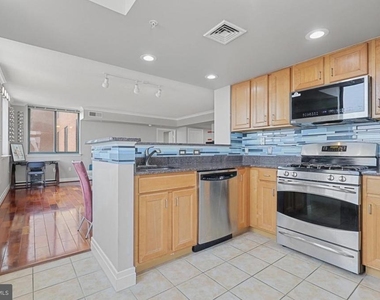 414 Water Street - Photo Thumbnail 6