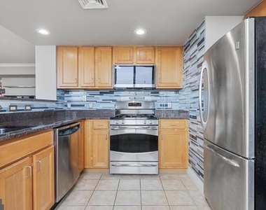 414 Water Street - Photo Thumbnail 7