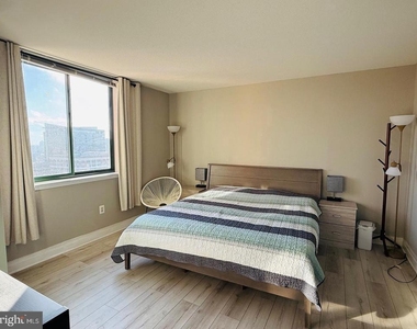 414 Water Street - Photo Thumbnail 14