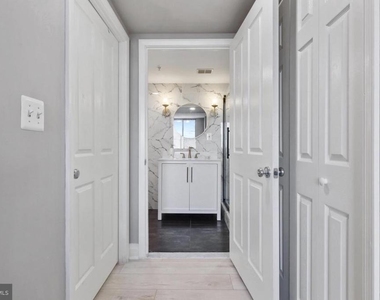414 Water Street - Photo Thumbnail 19