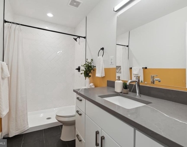 1207 Dellwood Avenue - Photo Thumbnail 12