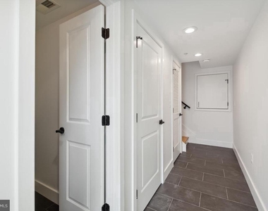 1207 Dellwood Avenue - Photo Thumbnail 33