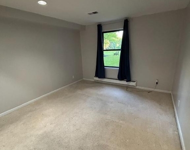 6317 Park Heights Avenue - Photo Thumbnail 7