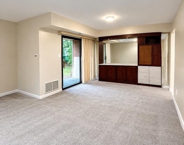 6317 Park Heights Avenue - Photo Thumbnail 11