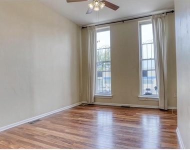 424 E North Avenue - Photo Thumbnail 3