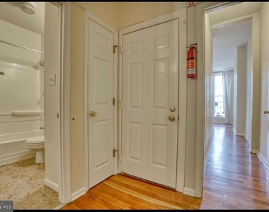 424 E North Avenue - Photo Thumbnail 5