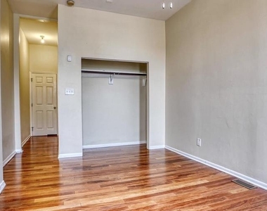 424 E North Avenue - Photo Thumbnail 4