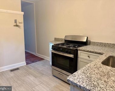 424 E North Avenue - Photo Thumbnail 7