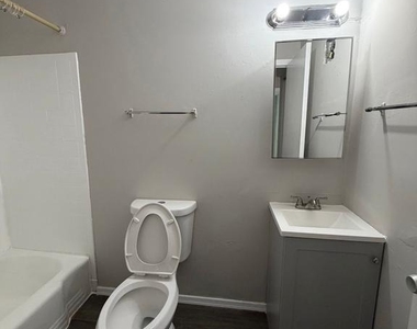 3421 Glen Avenue - Photo Thumbnail 5