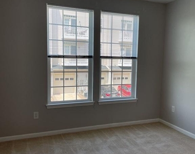 7548 Stoney Run Drive - Photo Thumbnail 8