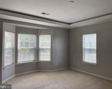 7548 Stoney Run Drive - Photo Thumbnail 12