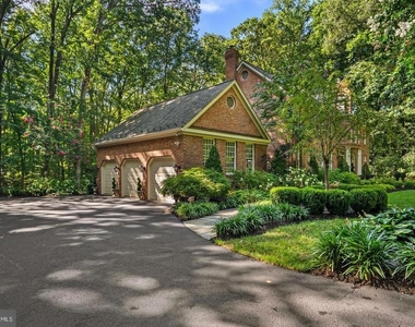 2005 Saint Stephens Woods Drive - Photo Thumbnail 5