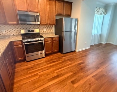 309 Mill Pond Avenue - Photo Thumbnail 8