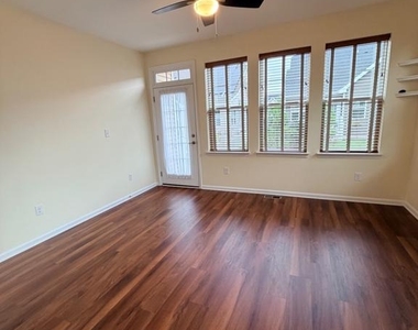 309 Mill Pond Avenue - Photo Thumbnail 15