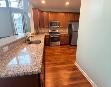 309 Mill Pond Avenue - Photo Thumbnail 7