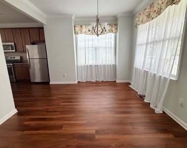 309 Mill Pond Avenue - Photo Thumbnail 3
