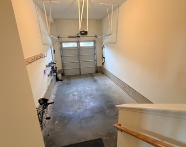 309 Mill Pond Avenue - Photo Thumbnail 4