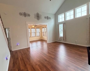 309 Mill Pond Avenue - Photo Thumbnail 12