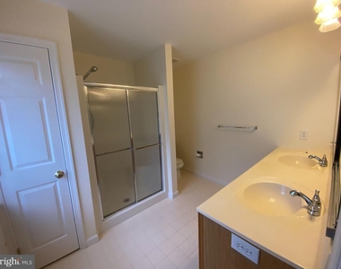 216 Beckington Court - Photo Thumbnail 11