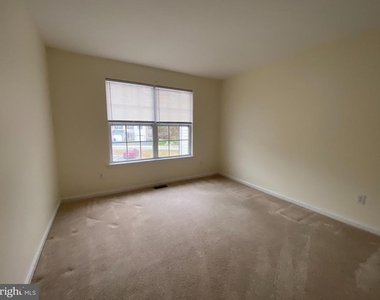 216 Beckington Court - Photo Thumbnail 15