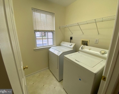 216 Beckington Court - Photo Thumbnail 7