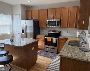 461 Toftrees Drive - Photo Thumbnail 9