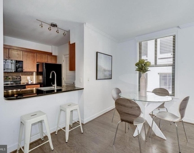 631 D Street Nw - Photo Thumbnail 3