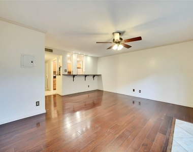 2122 Hancock Dr - Photo Thumbnail 2