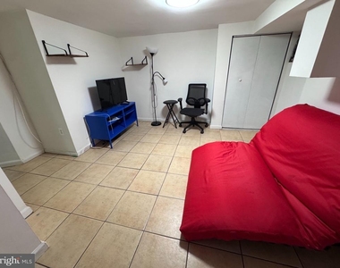 520 Kenyon Street Nw - Photo Thumbnail 8