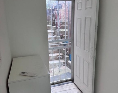 520 Kenyon Street Nw - Photo Thumbnail 7