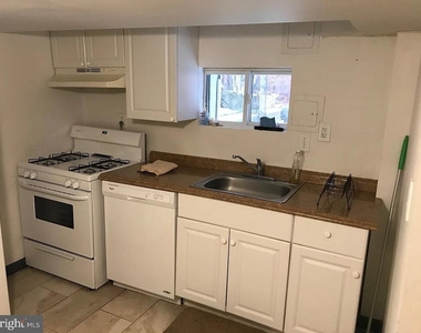 520 Kenyon Street Nw - Photo Thumbnail 3