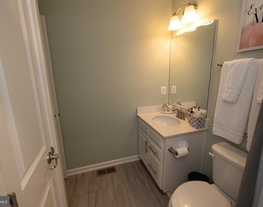 3620 Commodore Joshua Barney Drive Ne - Photo Thumbnail 40