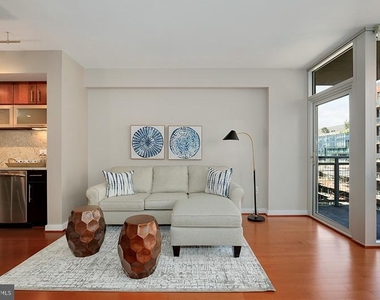 1025 1st Street Se - Photo Thumbnail 7