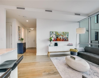 222 West Ave - Photo Thumbnail 4