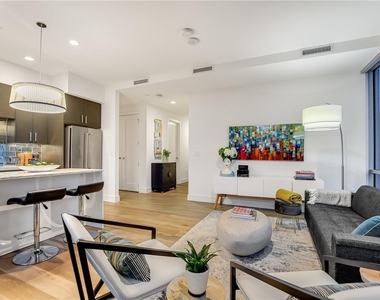 222 West Ave - Photo Thumbnail 8