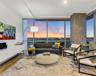 222 West Ave - Photo Thumbnail 2
