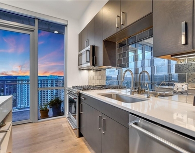 222 West Ave - Photo Thumbnail 12