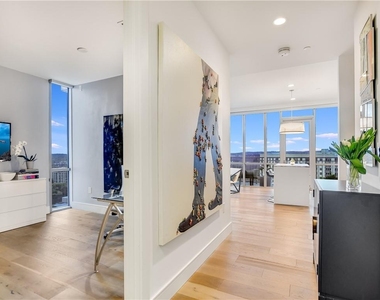 222 West Ave - Photo Thumbnail 1