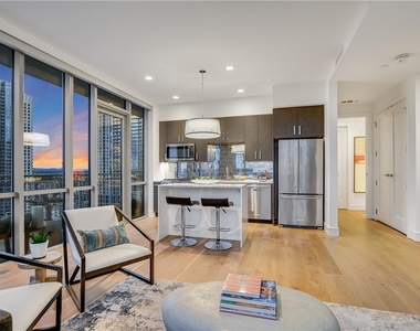 222 West Ave - Photo Thumbnail 3