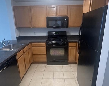 350 G Street Sw - Photo Thumbnail 2