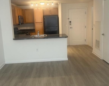 350 G Street Sw - Photo Thumbnail 3