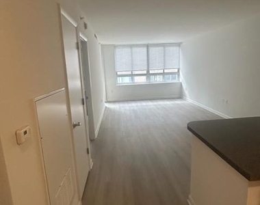 350 G Street Sw - Photo Thumbnail 4