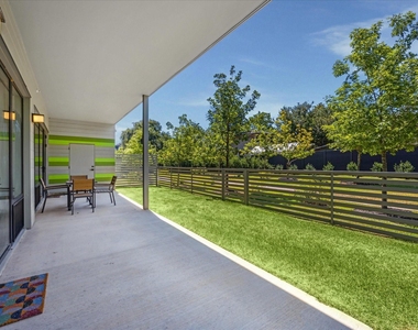 4004 Banister Ln - Photo Thumbnail 10