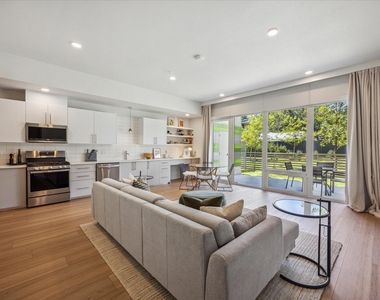 4004 Banister Ln - Photo Thumbnail 1